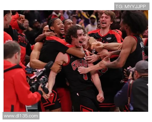 精彩对决NBA直播鹈鹕挑战公牛全场精彩瞬间回顾与分析